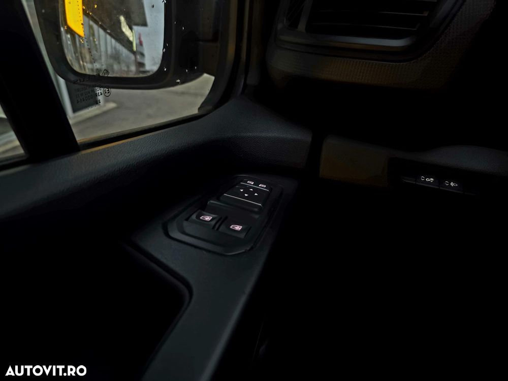 Renault Trafic Combi 2.0 Blue dCi 110 S&S L1 8+1 Zen - 9