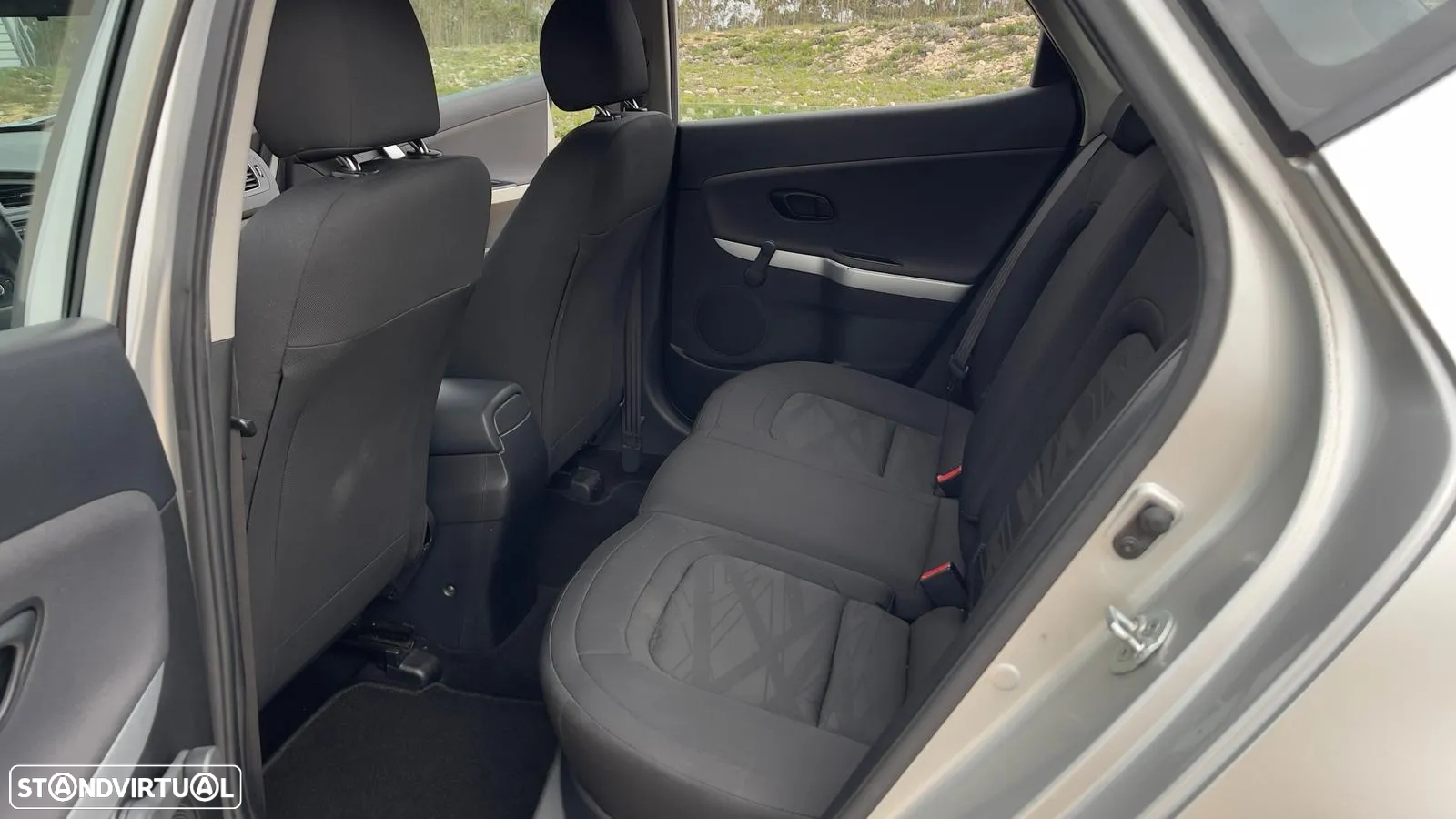 Kia Ceed 1.4 CRDi ECO - 11