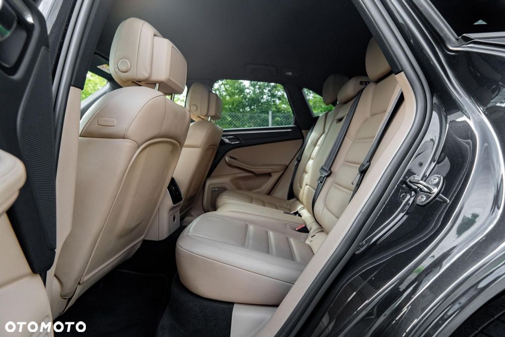 Porsche Macan Standard - 15