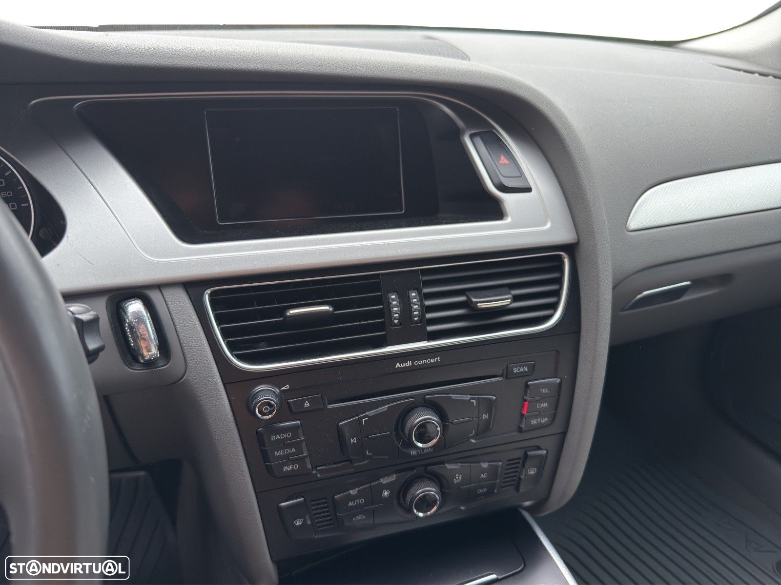 Audi A4 Avant 2.0 TDI Advance - 10