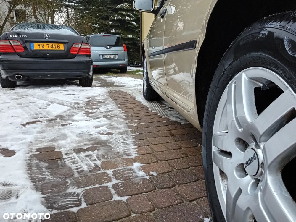 Volkswagen Golf - 16