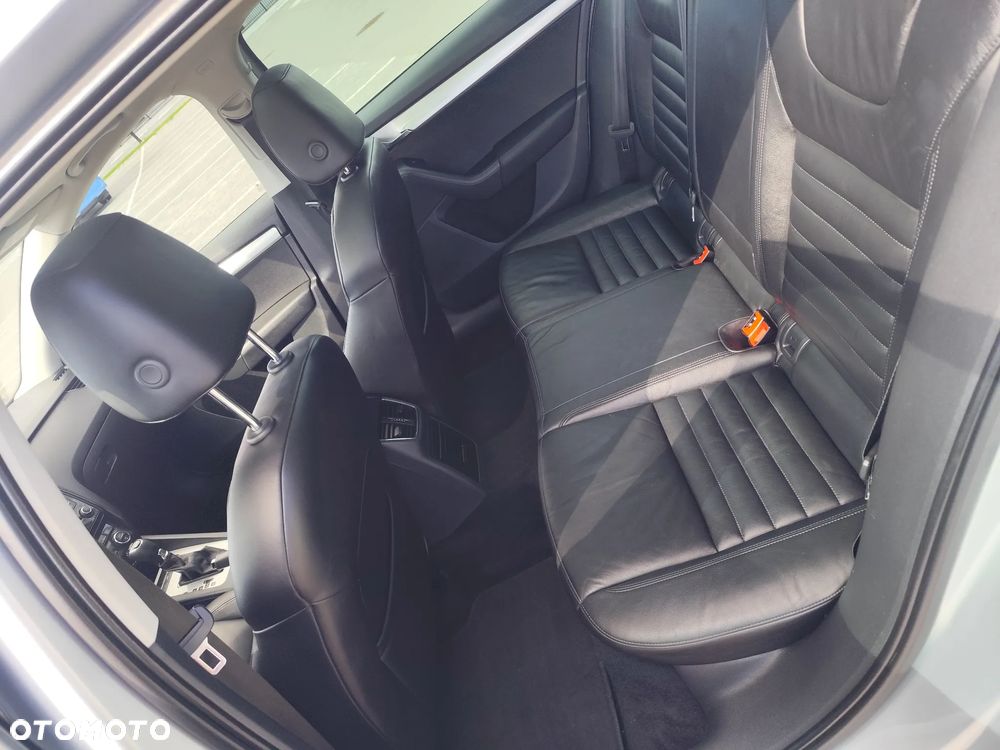 Skoda Octavia 2.0 TDI (Green tec) 4x4 DSG RS - 8