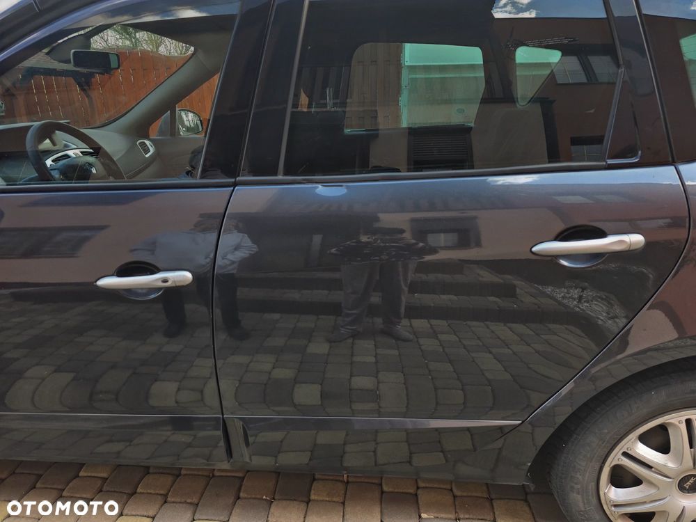 Renault Scenic 1.6 16V Authentique - 8