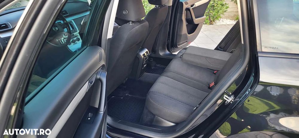 Volkswagen Passat - 12