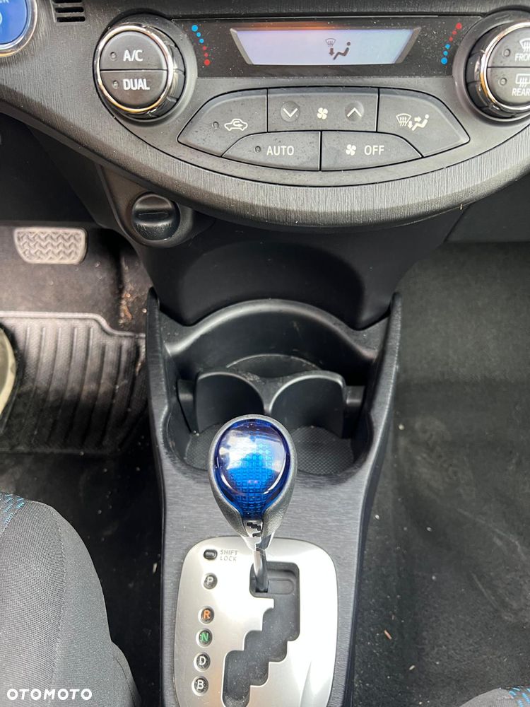 Toyota Yaris Hybrid 100 Premium - 15