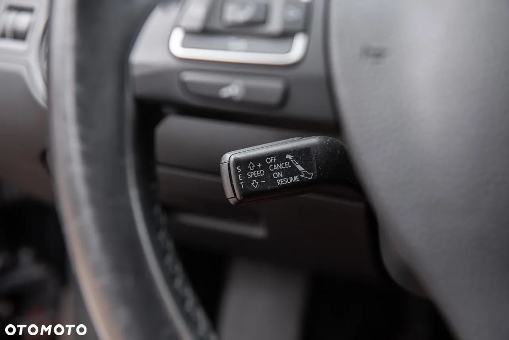 Volkswagen Passat 2.0 Blue TDI SCR Highline - 18