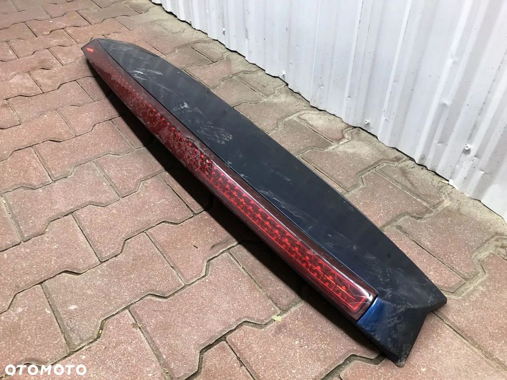 CADILLAC ESCALADE III 6,2 V8 2006-2014 SPOILER KLAPY TYLNEJ TYŁ ŚWIATŁO STOP LOT - 3