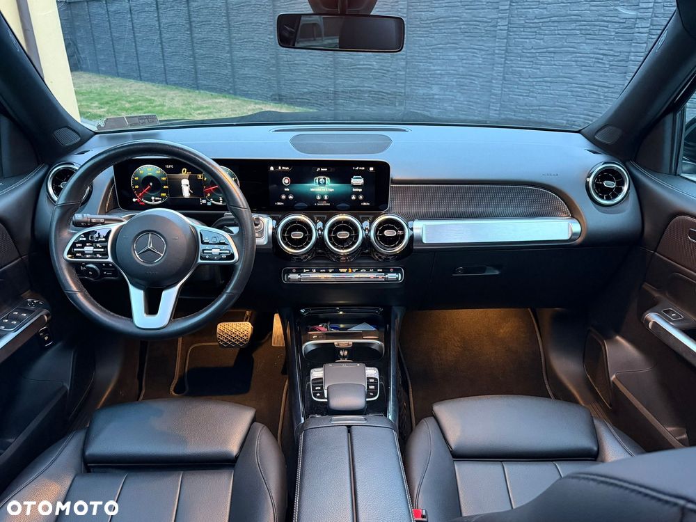 Mercedes-Benz GLB 250 4Matic 8G-DCT - 13