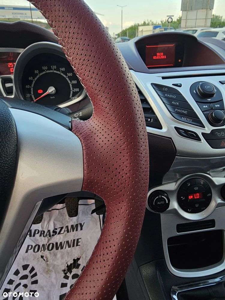 Ford Fiesta 1.4 Titanium - 24