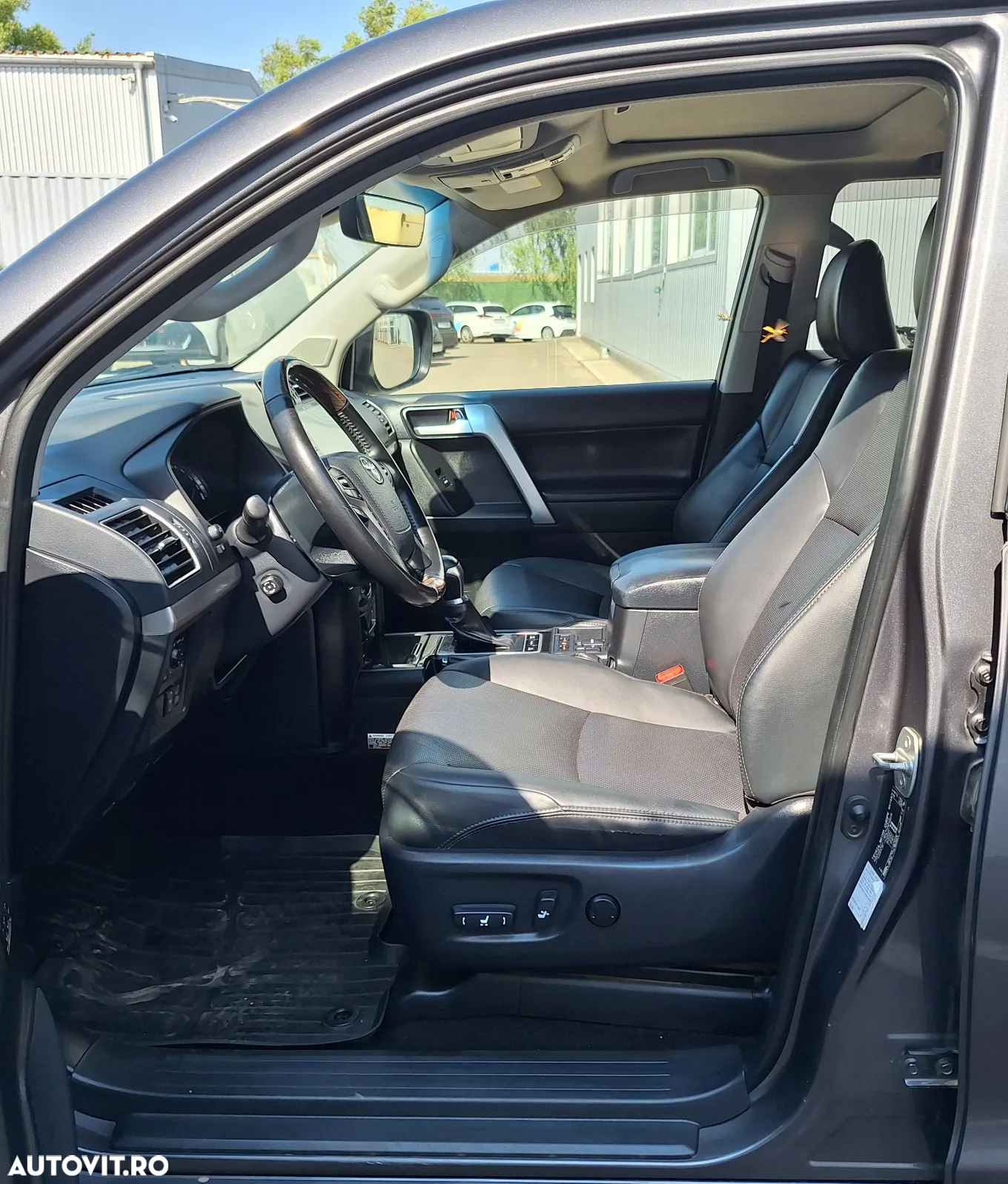 Toyota Land Cruiser 2.8l D-4D 204 CP A/T 7 locuri Luxury AVS Black - 20