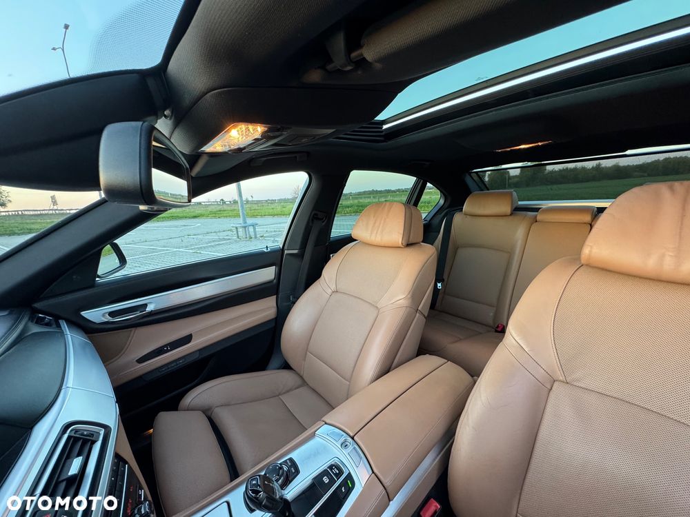 BMW Seria 7 740d - 14