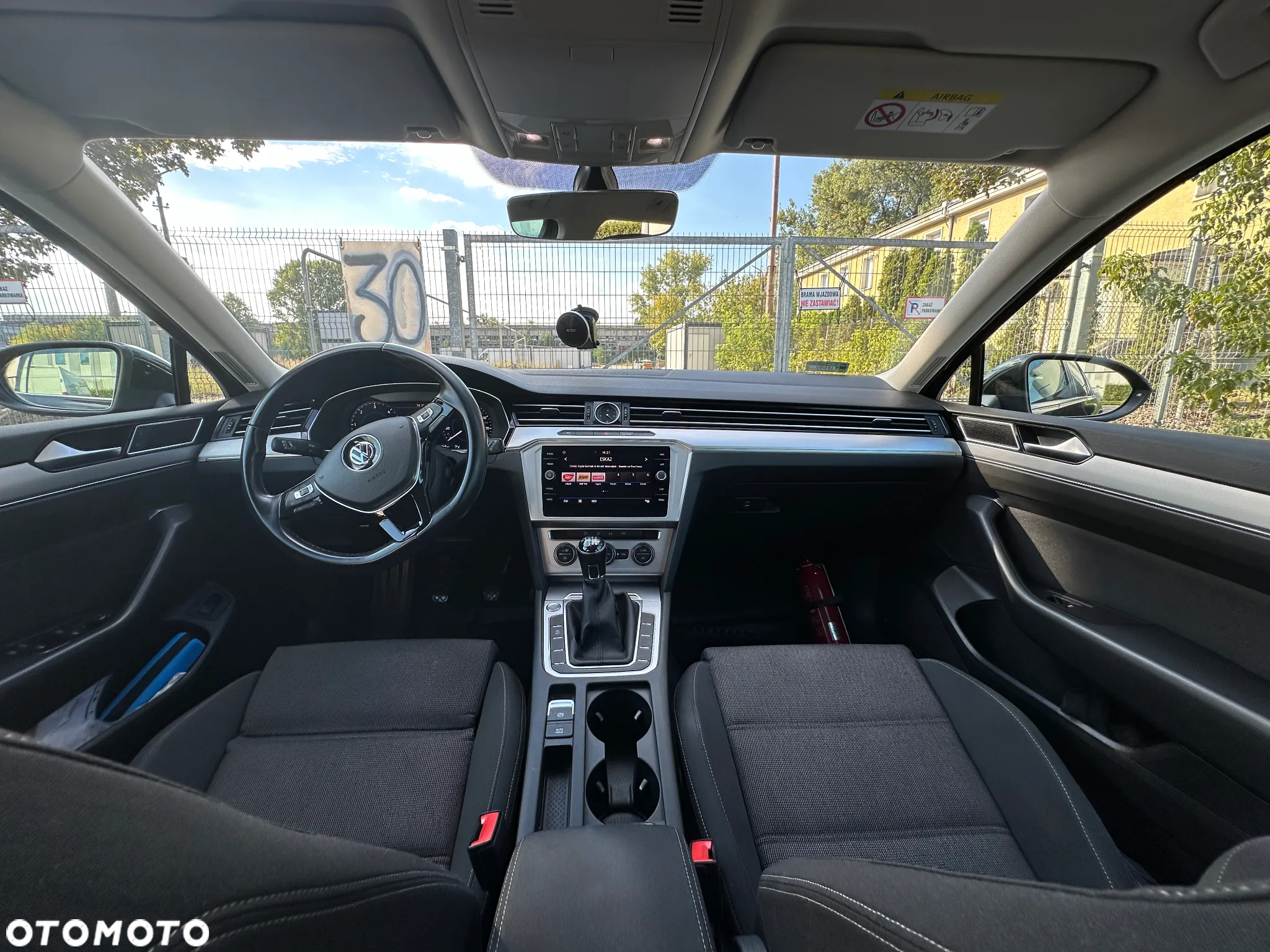 Volkswagen Passat - 13