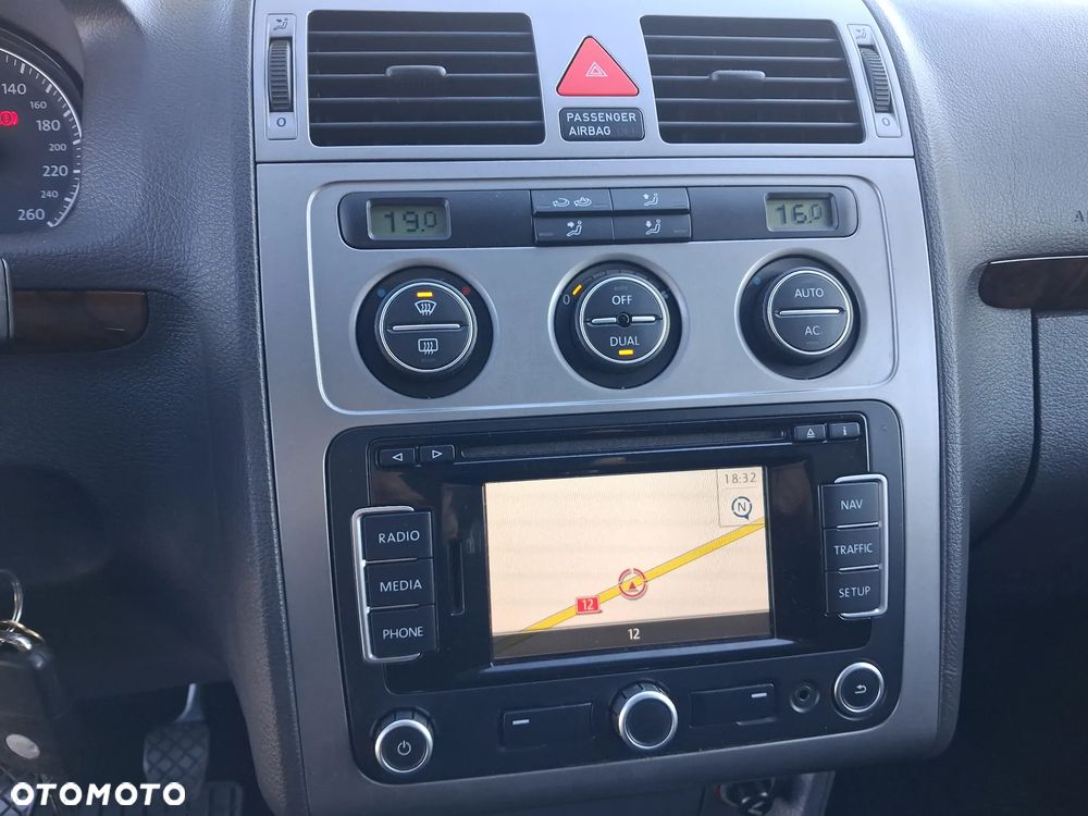 Volkswagen Touran 2.0 TDI DPF Trendline - 18