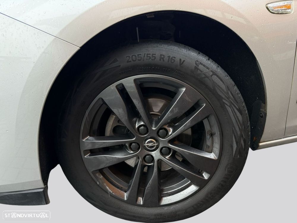 Opel Astra Sports Tourer - 8