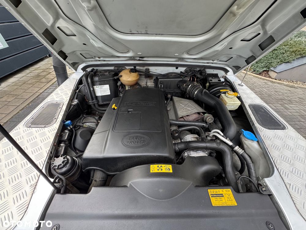 Land Rover Defender 2.5 TDI - 17