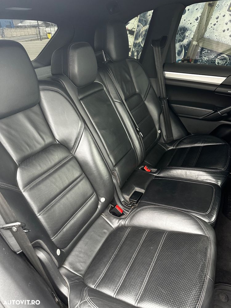 Porsche Cayenne - 5