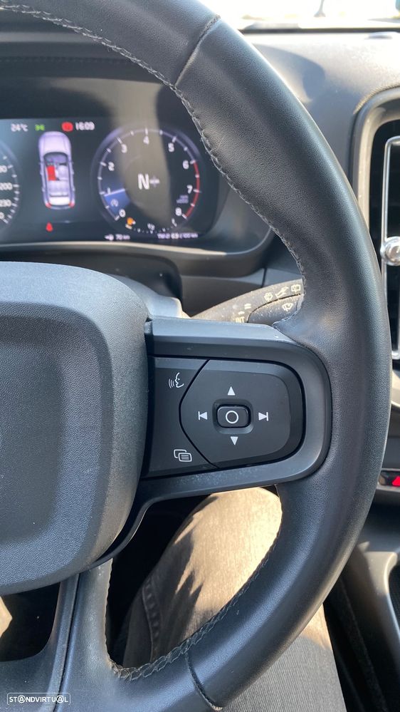 Volvo XC 40 1.5 T2 Momentum Plus - 32