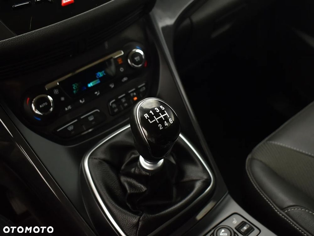 Ford Kuga - 26