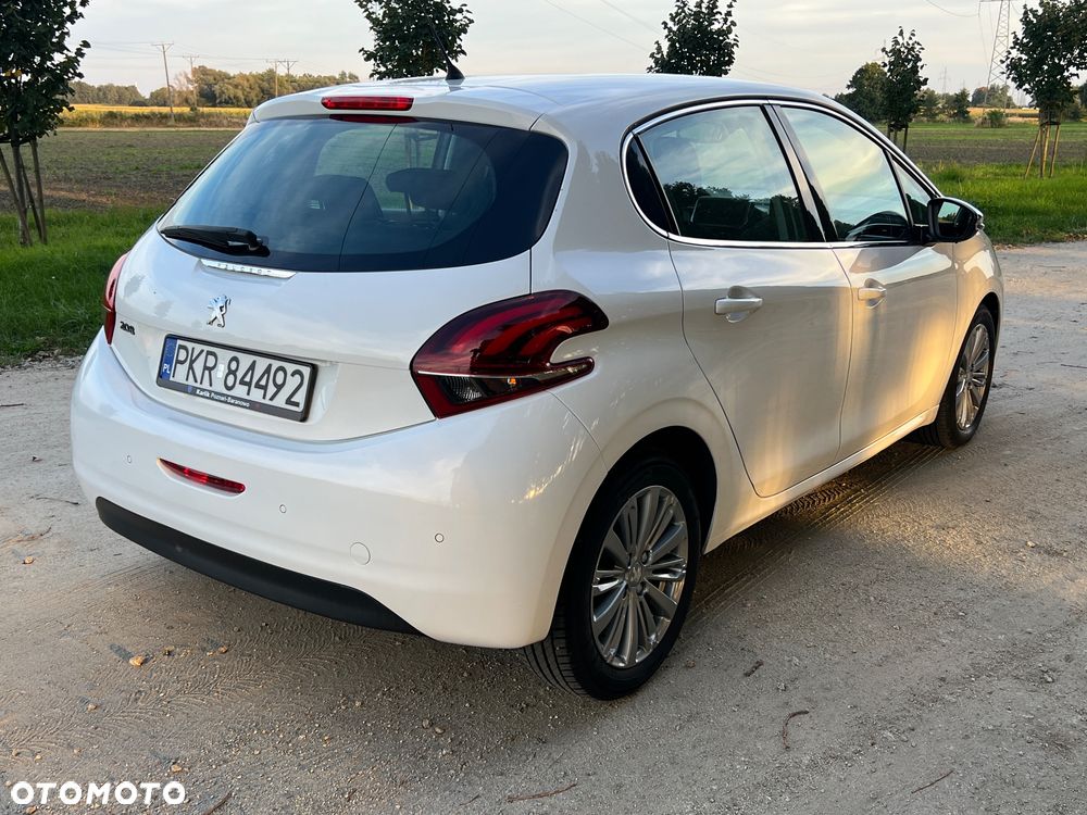 Peugeot 208 1.2 PureTech Allure S&S EAT6 - 6