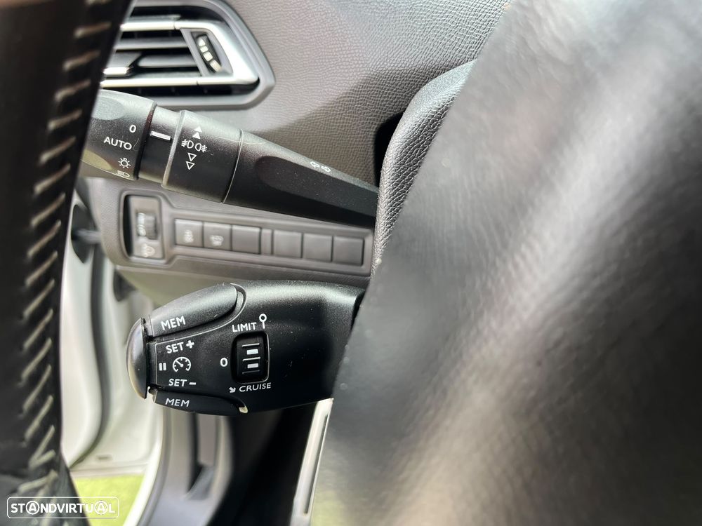 Peugeot 308 SW 1.6 BlueHDi Style - 17