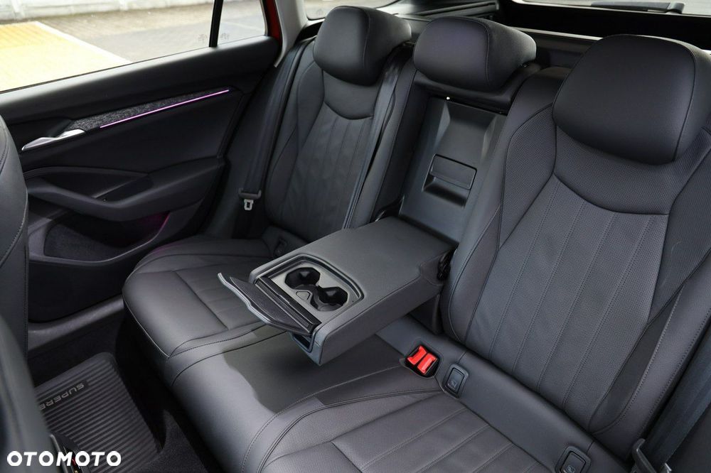 Skoda Superb 2.0 TDI SCR Selection DSG - 41