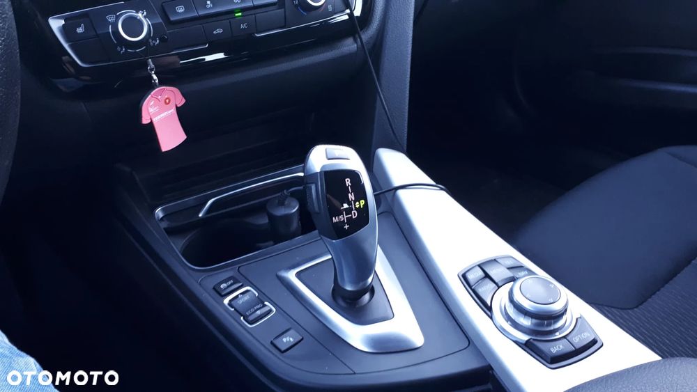 BMW Seria 3 320d - 12