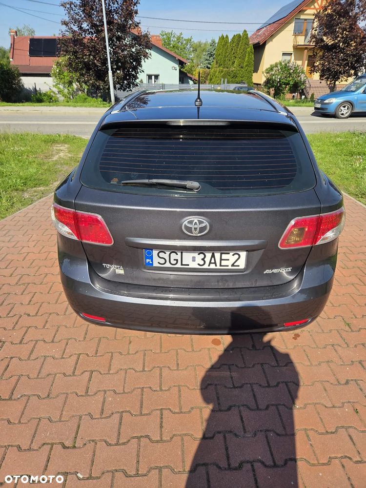 Toyota Avensis 1.8 Luna EU5 - 3