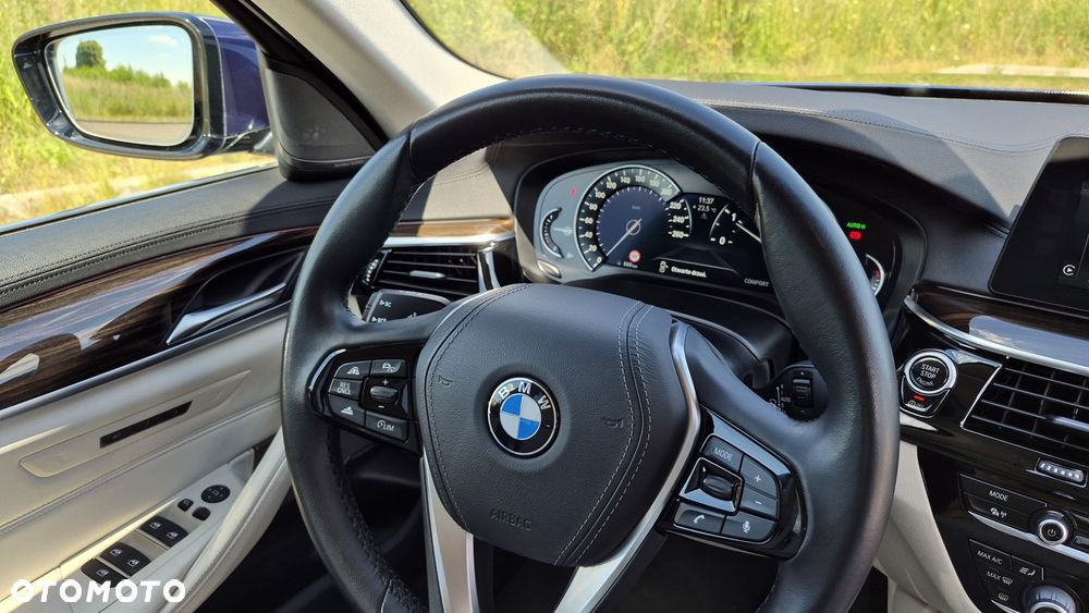 BMW Seria 5 530i xDrive Luxury Line - 28