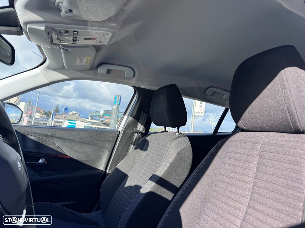 Peugeot 2008 1.2 PureTech Active EAT8 - 12