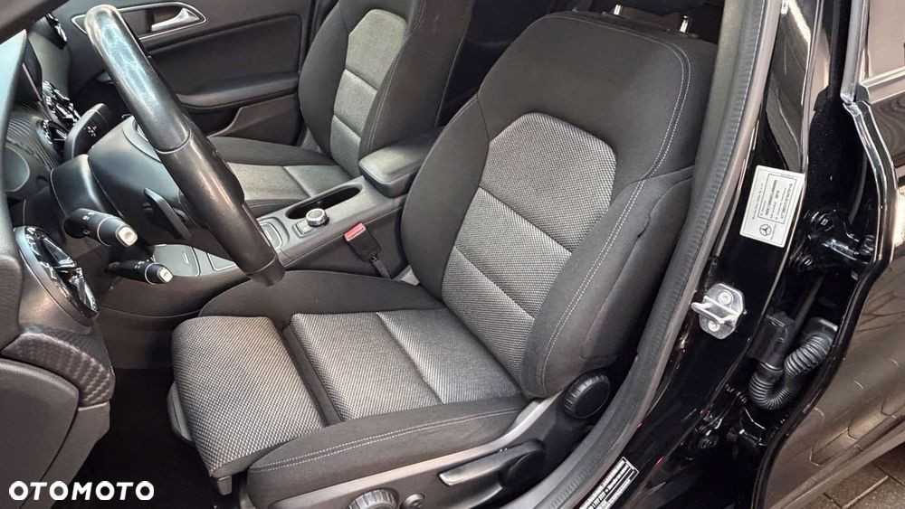 Mercedes-Benz GLA - 24