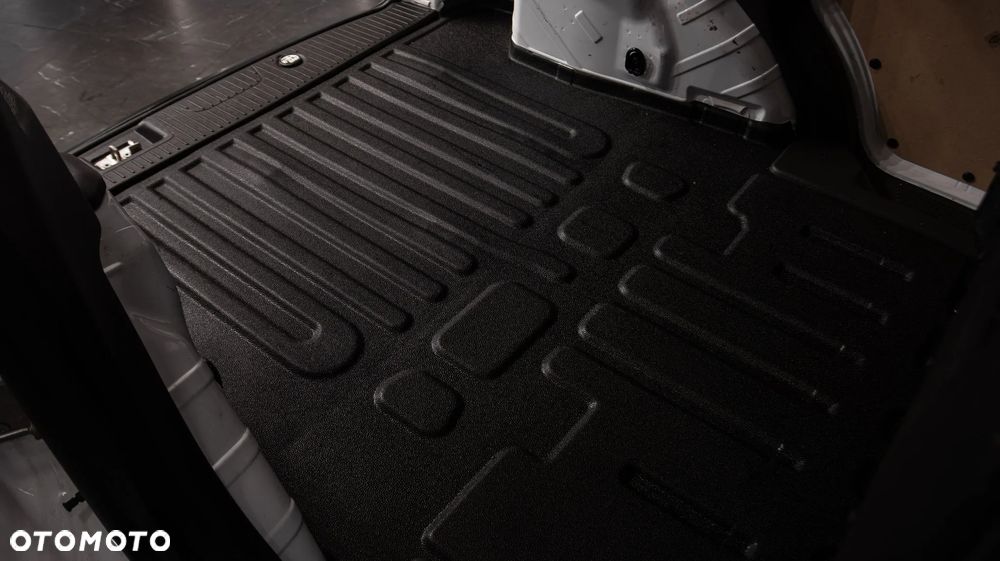 Ford Transit Courier - 14