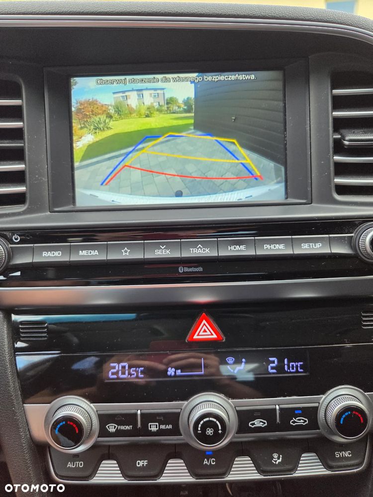 Hyundai Elantra - 25