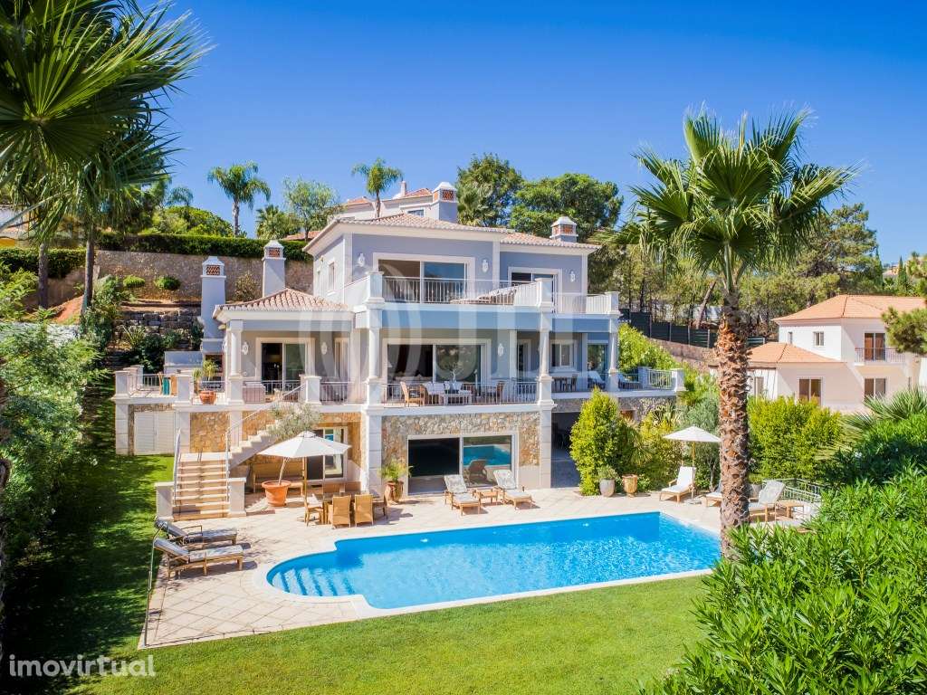 Moradia T5+1, com piscinas, na Quinta do Lago, Algarve - Grande imagem: 2/35