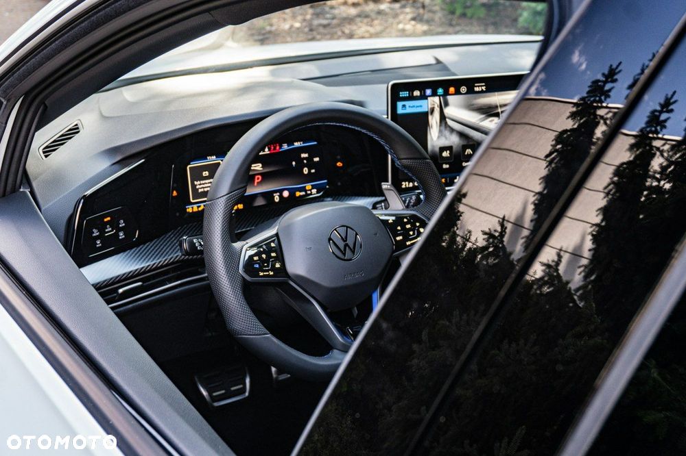 Volkswagen Golf - 31