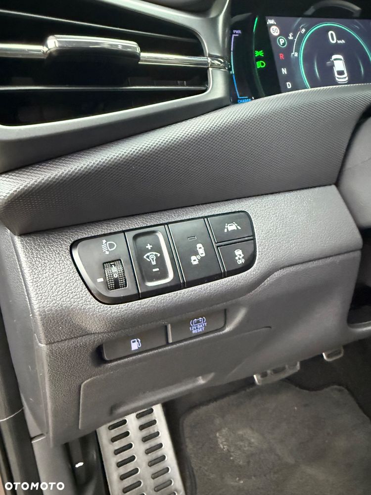 Hyundai IONIQ 1.6 GDI Premium - 19