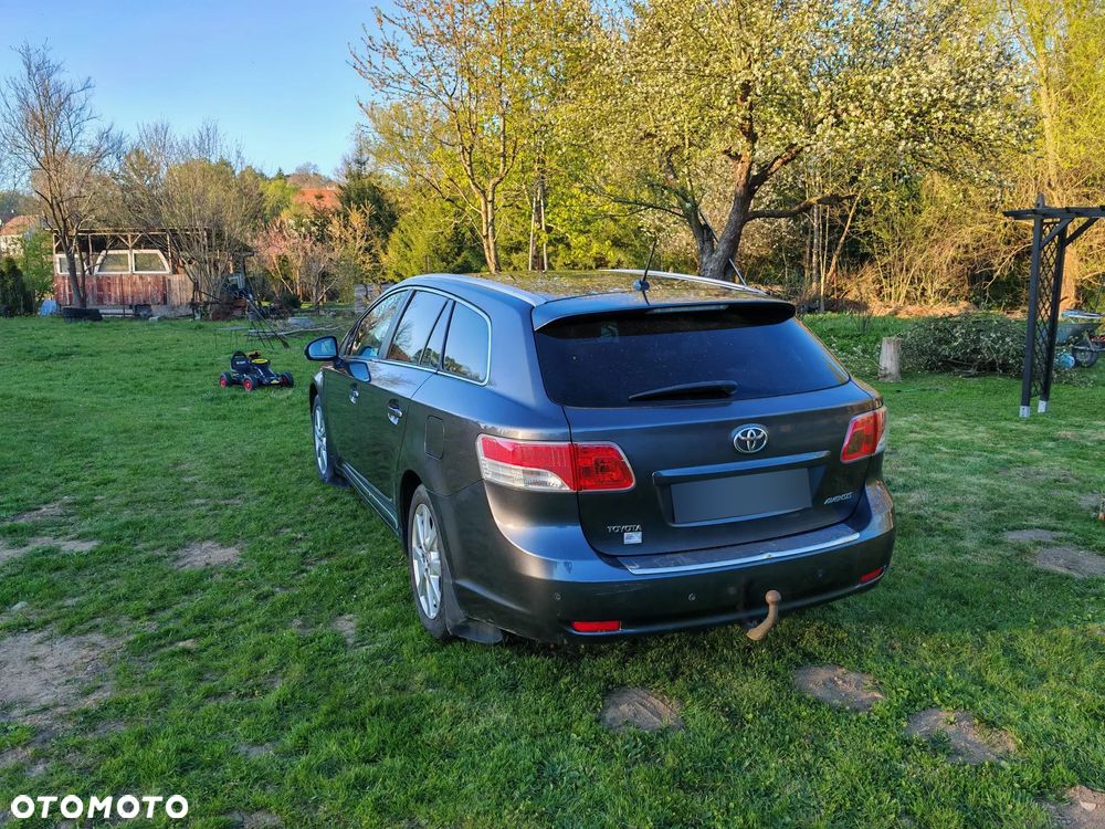 Toyota Avensis 2.0 D-4D Premium - 8