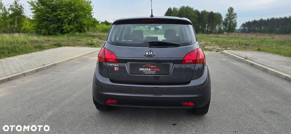 Kia Venga - 12