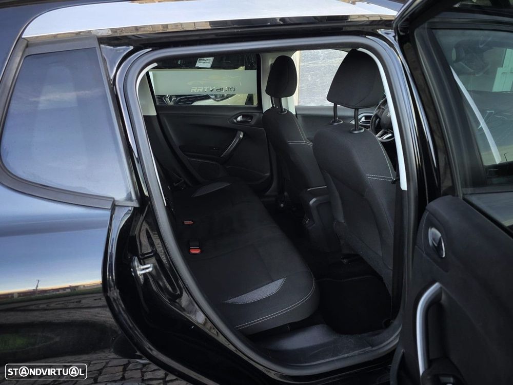 Peugeot 2008 1.2 PureTech Style - 8