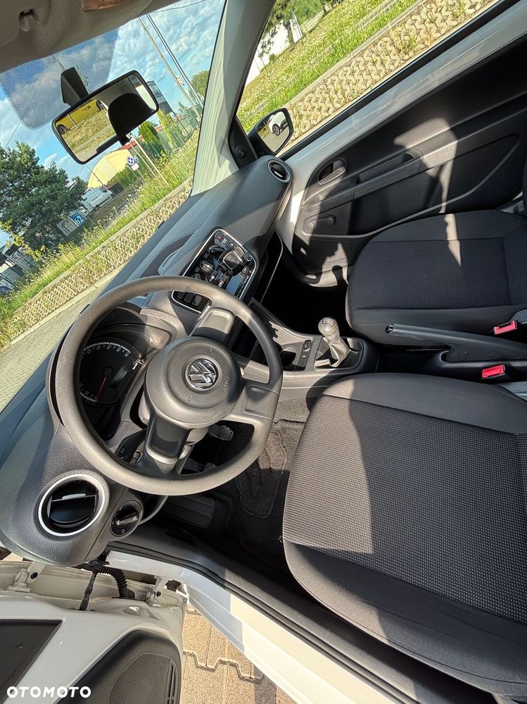 Volkswagen up! take - 24
