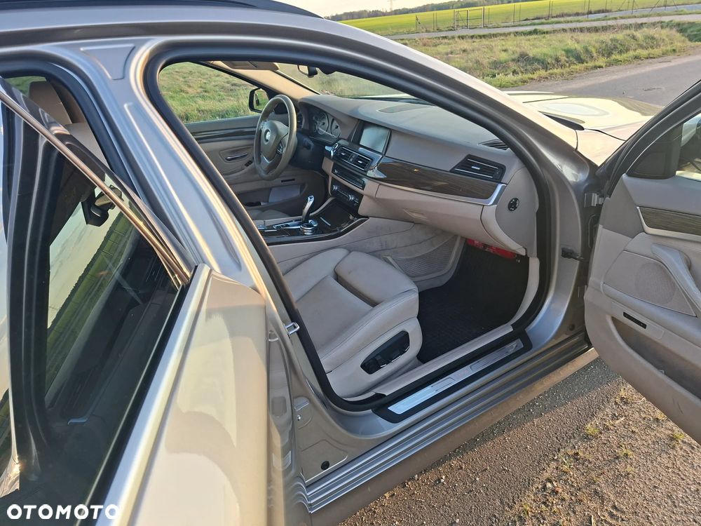 BMW Seria 5 520d xDrive - 7