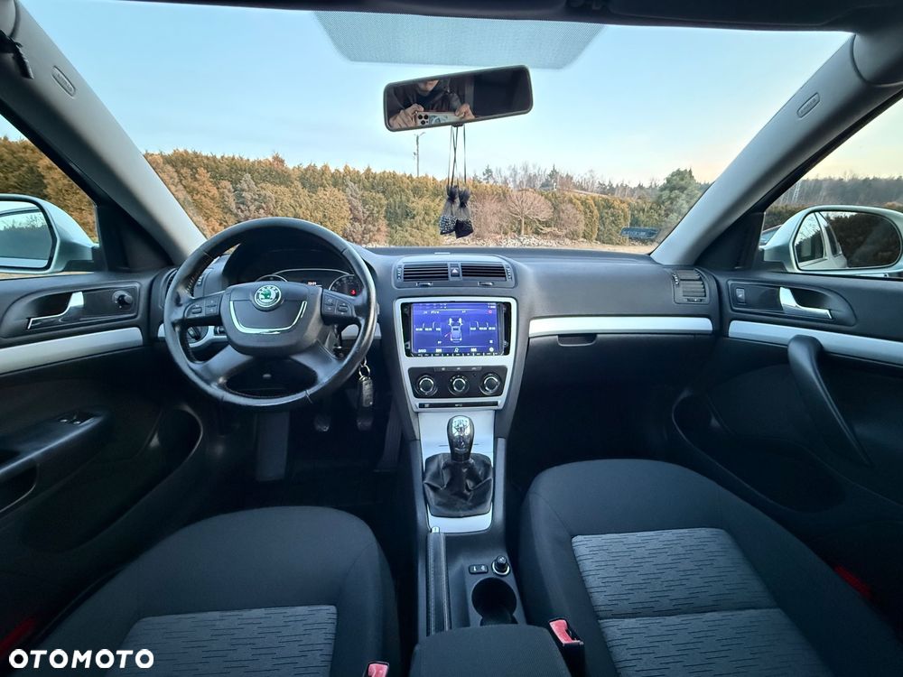 Skoda Octavia 1.8 TSI Ambiente - 27