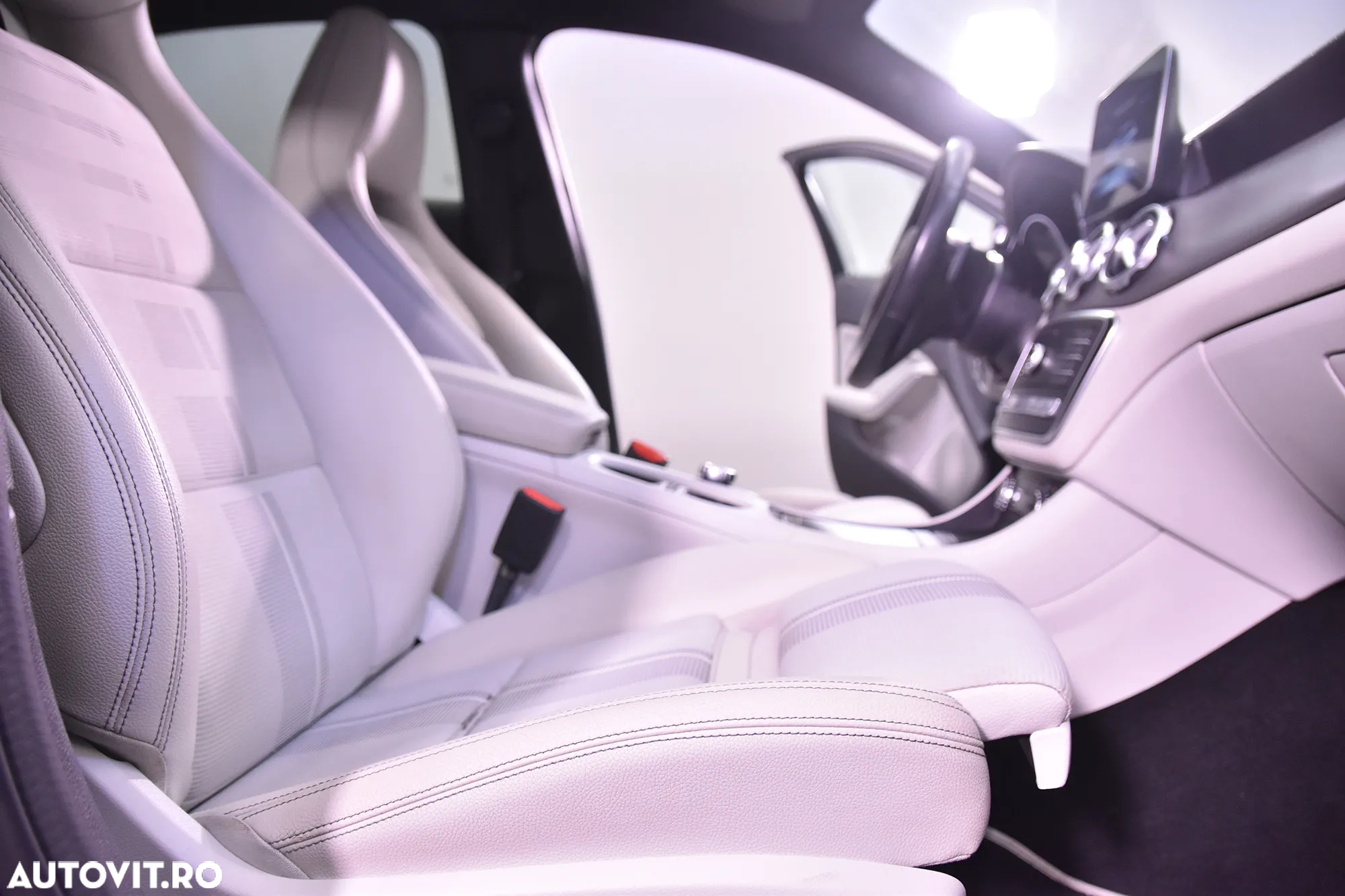 Mercedes-Benz GLA 220 4MATIC - 11