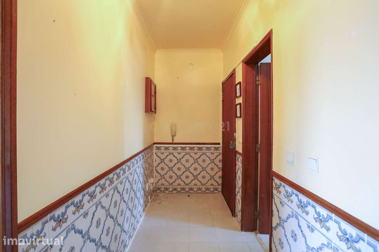 Apartamento T3 com Varanda e Arrecadação - Rio de Mouro - Grande imagem: 3/26