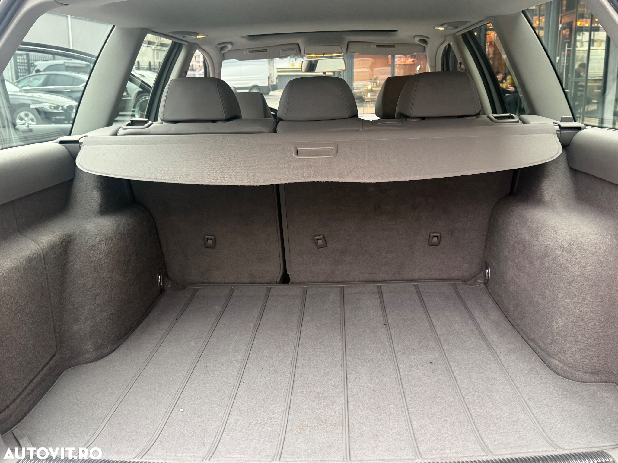 Volkswagen Passat - 16