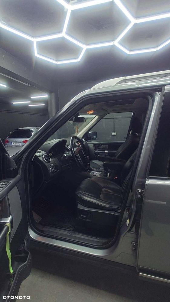 Land Rover Discovery 3.0 SD V6 HSE - 11