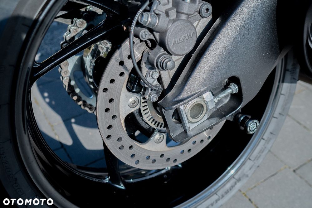 Suzuki GSX 1000 - 19