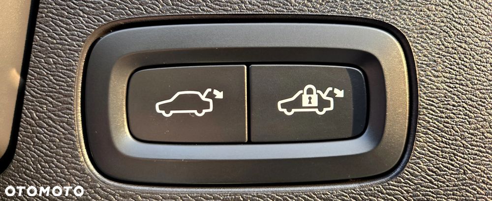 Volvo XC 60 B4 D Geartronic Momentum Pro - 33