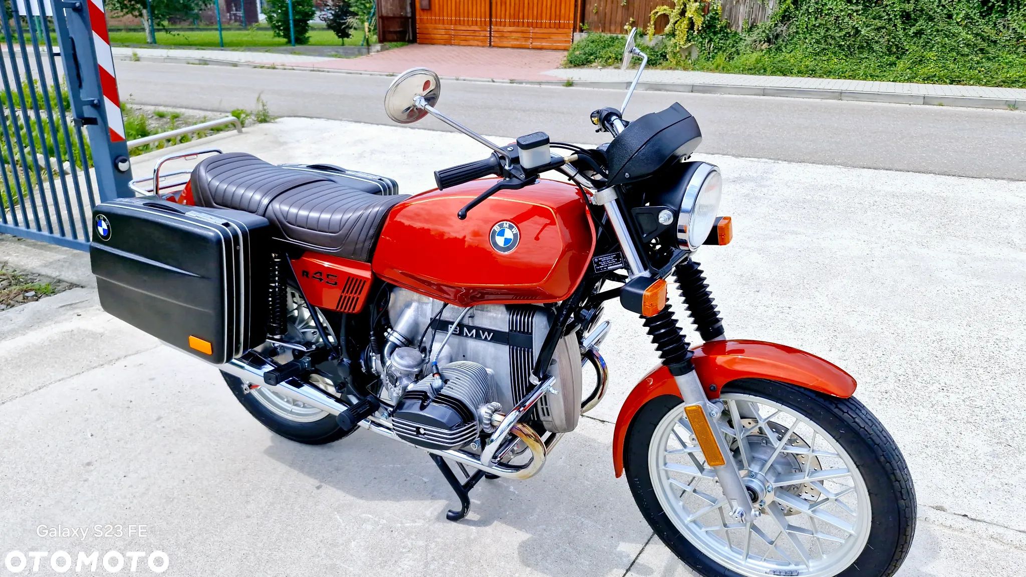BMW R - 1