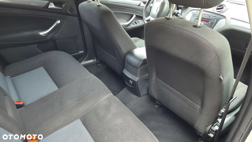 Ford Mondeo 2.0 TDCi Trend - 18