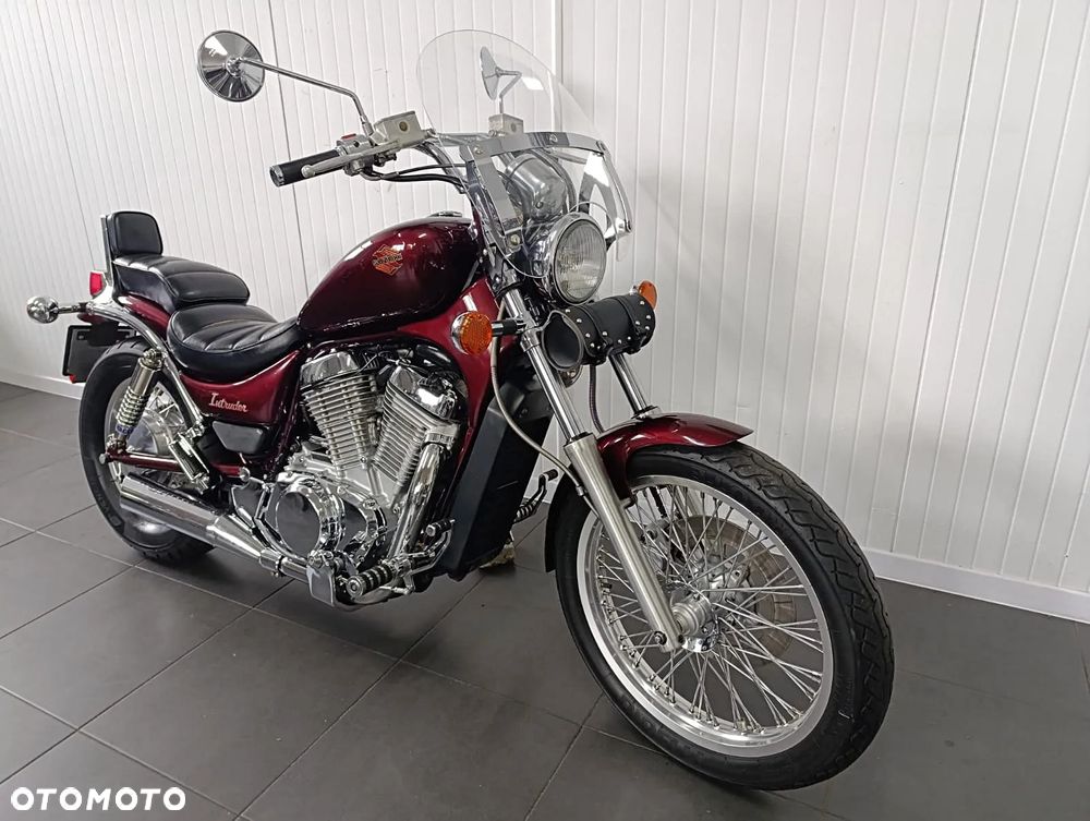 Suzuki Intruder - 15